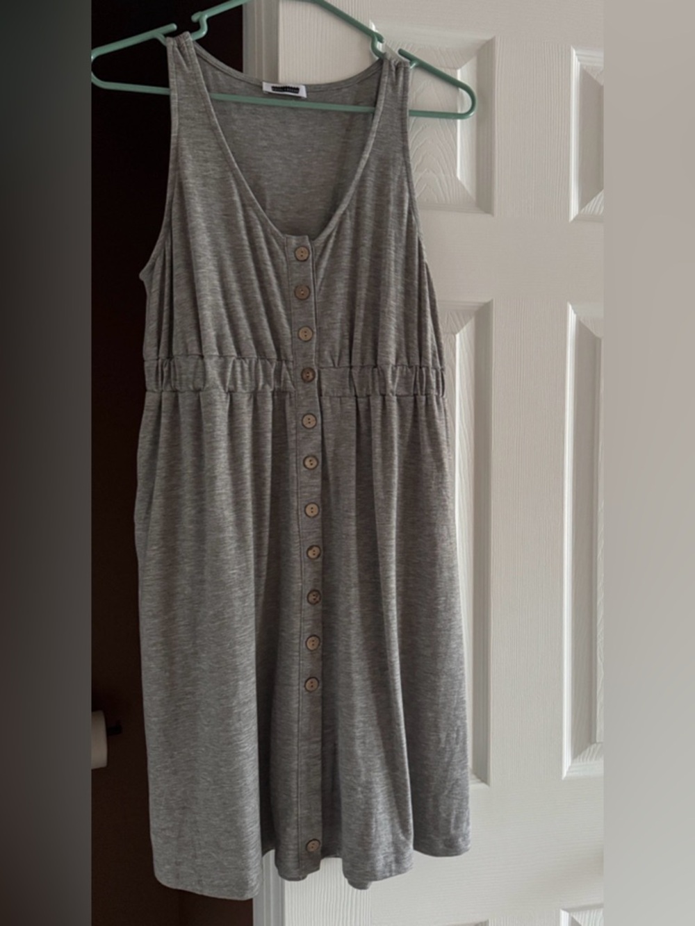 Gray Sleeveless Button-Down Dress - Picture 5 of 5